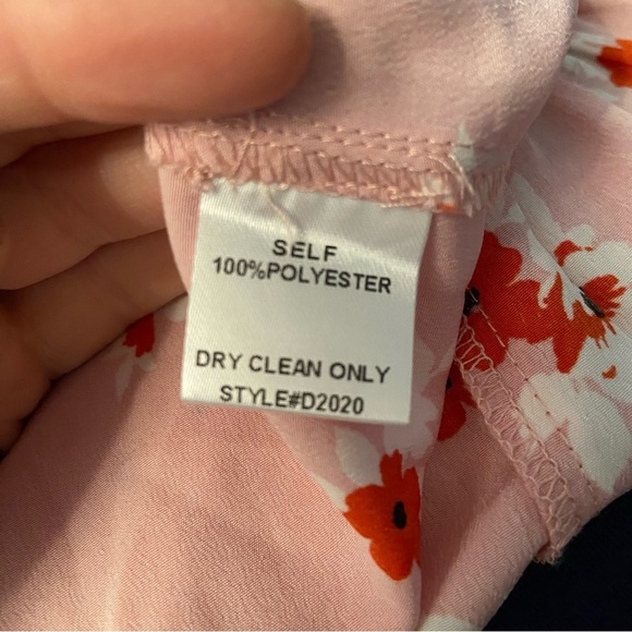 🛍️3/$30 Renamed  frilly ruffled pink floral retro wrap dress in size small - Picture 8 of 9